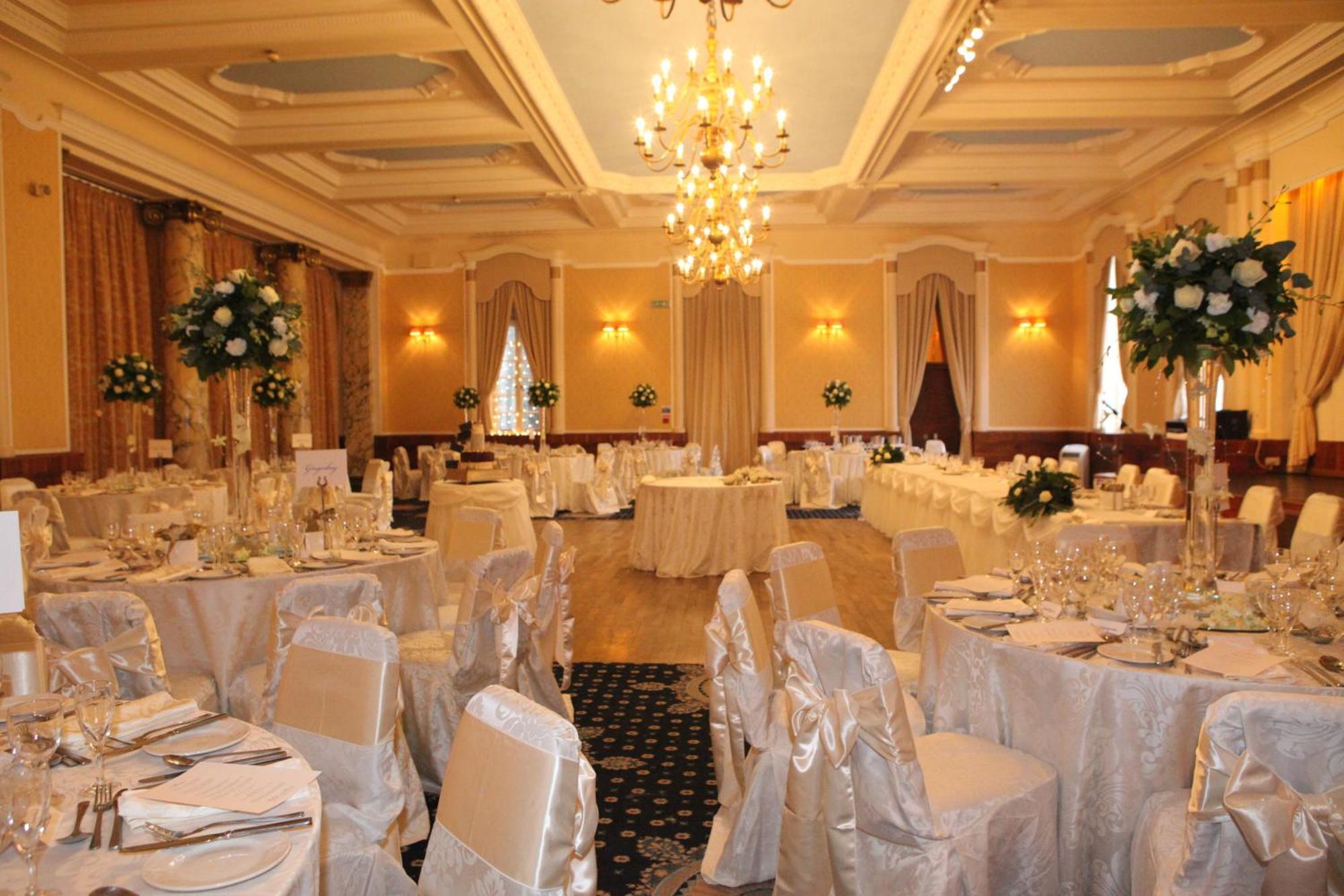 סטירלינג Golden Lion Hotel מראה חיצוני תמונה