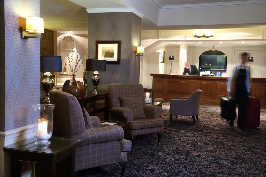סטירלינג Golden Lion Hotel מראה חיצוני תמונה