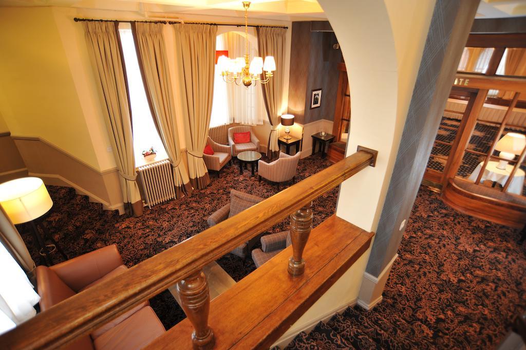 סטירלינג Golden Lion Hotel מראה חיצוני תמונה